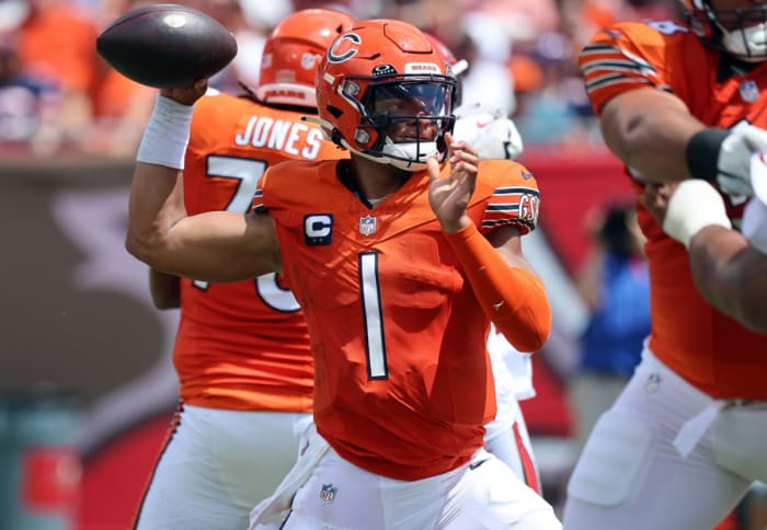 Quarterback Justin Fields and the Bears are off to an 0-2 start.